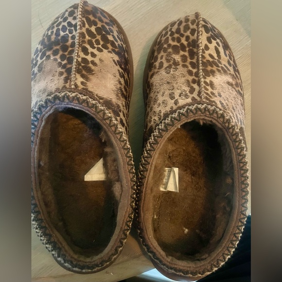 Preloved UGG Tasman Caspian - Picture 3 of 11